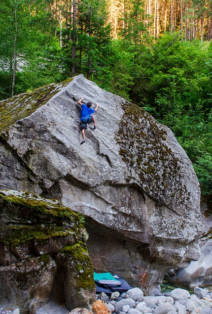 Niccolò Ceria, Zillertal, Austria - Niccolò Ceria bouldering in the Zillertal: Der Weg Zum Horn