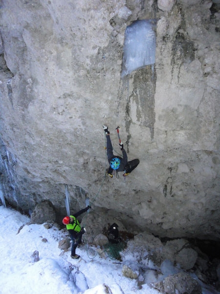 La Città di Pietra - Lorenzo Angelozzi making the first on-sight ascent of Mountain Evolution M8