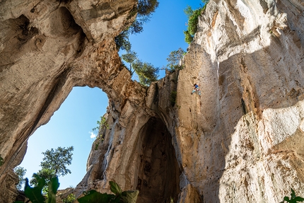 Jenny Fischer - Jenny Fischer climbing at Grotta dell'Edera, Finale Ligure, Italy