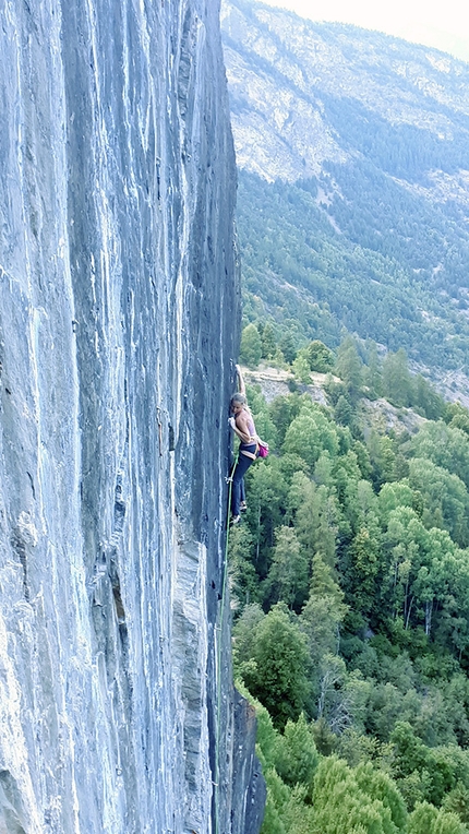 Falesia Pont d'Aël, Valle di Cogne, Valle d'Aosta, Matteo Giglio - Federica Mingolla su Tic Tac (8a) a Pont d'Aël in Valle di Cogne, Valle d'Aosta