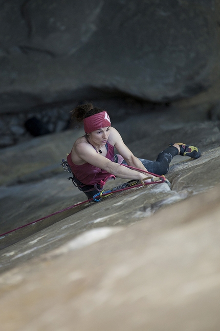 Annot, Le Voyage, Jacopo Larcher, Siebe Vanhee, Barbara Zangerl - Barbara Zangerl climbing Le Voyage at Annot in France