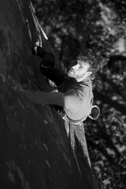 Annot, Le Voyage, Jacopo Larcher, Siebe Vanhee, Barbara Zangerl - Siebe Vanhee climbing Le Voyage at Annot in France