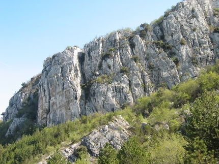 Nago Arco - La falesia di Nago vicino ad Arco