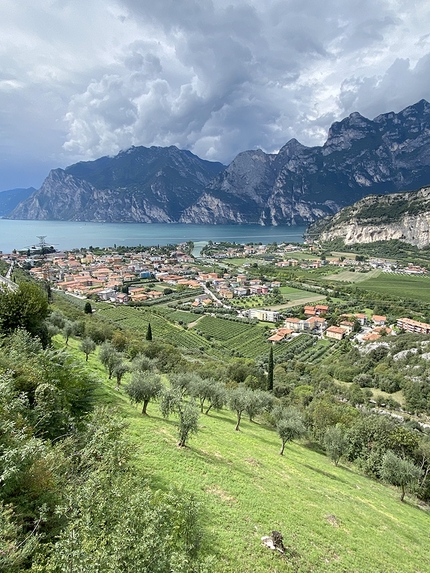 Belvedere Nago Arco - Vista dalla falesia Belvedere sul Lago di Garda