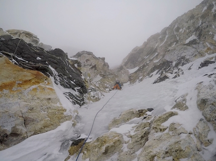 Baruntse, Márek Holeček, Radoslav Groh - Heavenly Trap on Baruntse by Márek Holeček and Radoslav Groh