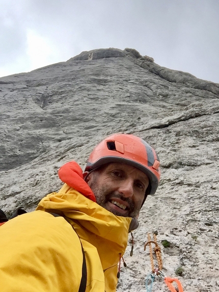 Vallaccia, Piramide Armani, Dolomiti, Diego Mabboni, Esiste un’altra vita, Andrea Cazzanelli, Diego Mabboni, Fabio Poli - Esiste un’altra vita alla Piramide Armani in Vallaccia, Dolomiti (Andrea Cazzanelli, Diego Mabboni, Fabio Poli 2019-2020)