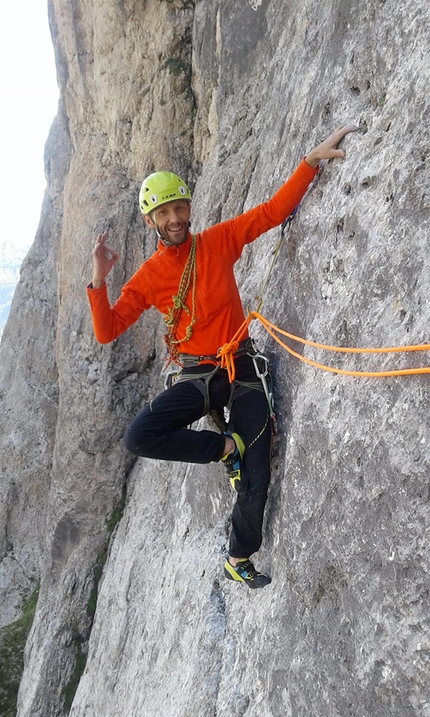 Vallaccia, Piramide Armani, Dolomiti, Diego Mabboni, Esiste un’altra vita, Andrea Cazzanelli, Diego Mabboni, Fabio Poli - Esiste un’altra vita alla Piramide Armani in Vallaccia, Dolomiti (Andrea Cazzanelli, Diego Mabboni, Fabio Poli 2019-2020)