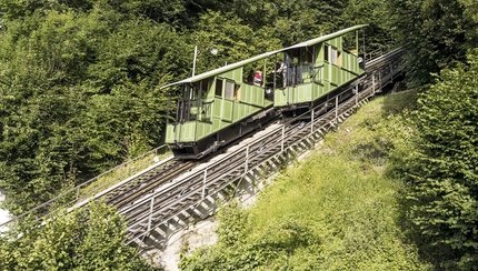Svizzera - La Funiculaire Fribourg, la più vecchia funicolare a energia idroelettrica della Svizzera ancora funzionante