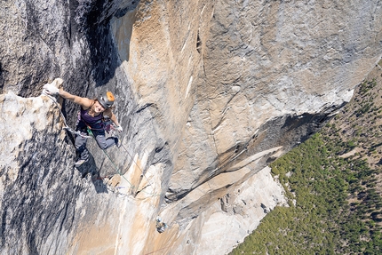 Bronwyn Hodgins, Golden Gate, El Capitan, Yosemite - Bronwyn Hodgins climbing Golden Gate on El Capitan in Yosemite