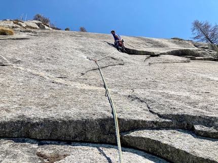 Orizzonte Perduto, Val Bodengo, La Gobba dell’Elefante, Emanuele Capelli, Simone Manzi - La Gobba dell’Elefante all'Orizzonte Perduto in Val Bodengo (Emanuele Capelli, Simone Manzi 22/04/2021)