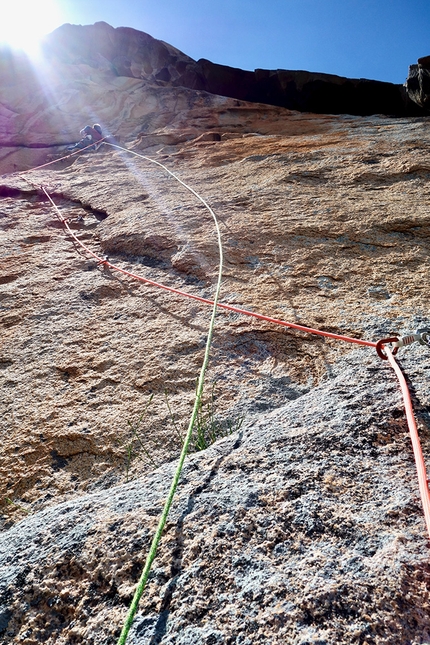 Corsica, Bavella, Symon Welfringer - Symon Welfringer climbing pitch 2 of DelicatessenDelicatessen at Punta d’u Corbu in the Bavella massif in Corsica