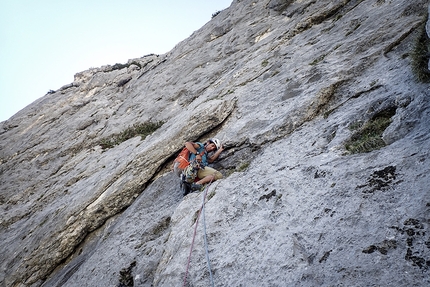 Pale di San Lucano, Dolomiti, La Grande Traversata, Valle dei Sogni, Santiago Padròs, Diego Toigo - Pale di San Lucano, Dolomiti: Santiago Padròs il primo giorno su la Mario Tome Bariza, nella Quarta Pala