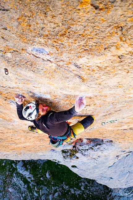 Siebe Vanhee, Orbayu, Naranjo de Bulnes, Spain - Siebe Vanhee climbing Orbayu on Naranjo de Bulnes, Picos de Europa, Spain, July 2020