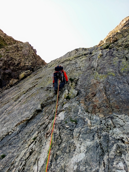 Corno Stella, Alpi Orobie Bergamasche, Marco Serafini - Corno Stella: primo tiro della via Cercando Valerio