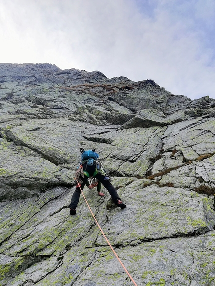 Corno Stella, Alpi Orobie Bergamasche, Marco Serafini - Corno Stella: sulle placche di gneiss della via Granitica Stellare