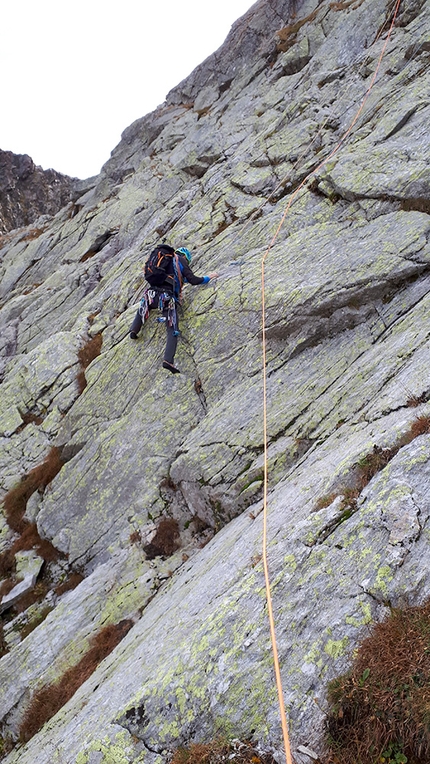 Corno Stella, Alpi Orobie Bergamasche, Marco Serafini - Sulle placche di gneiss della via Granitica Stellare al Corno Stella