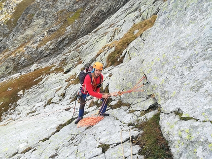 Corno Stella, Alpi Orobie Bergamasche, Marco Serafini - Corno Stella: Alberto Colleoni in sosta sulla via Granitica Stellare