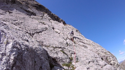 Corno Stella, Alpi Orobie Bergamasche, Marco Serafini - Corno Stella: la grande piodessa della via Gulia. Aperta da Luca e Marco Serafini il 15/08/2020, è dedicata alla loro Giulia scomparsa nell'estate del 2019.