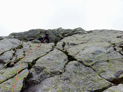 Corno Stella, Alpi Orobie Bergamasche, Marco Serafini - Corno Stella: sulle placche di gneiss della via Giulia