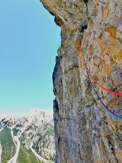 Streichelzoo, Cima Pares, Dolomites, Manuel Gietl, Simon Gietl - Making the first ascent of Streichelzoo on Cima Pares, Dolomites (Manuel Gietl, Simon Gietl 13/06/2021)