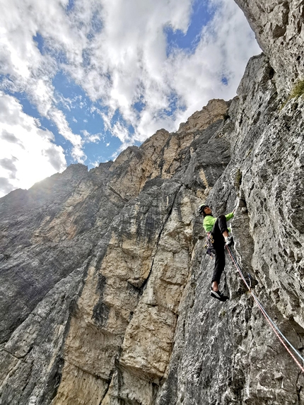Streichelzoo, Cima Pares, Dolomites, Manuel Gietl, Simon Gietl - Simon Gietl making the first ascent of Streichelzoo on Cima Pares, Dolomites (Manuel Gietl, Simon Gietl 13/06/2021)