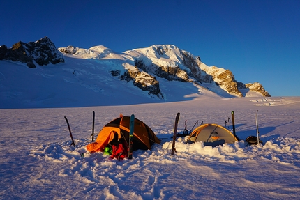 Monte San Valentin, Patagonia, Raimundo De Andraca, Antonio Eguiguren, Sebastian Rojas, Nicolas Valderrama, Galo Viguera - Monte San Valentin in Patagonia, parete sud prima discesa (Raimundo De Andraca, Antonio Eguiguren, Sebastian Rojas, Nicolas Valderrama, Galo Viguera 11/2020)