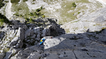 Vecchie Glorie, Dirupi di Larsec, Catinaccio, Dolomiti, Marco Bozzetta, Alberto Salogni - Durante l'apertura di Vecchie Glorie, Dirupi di Larsec, Catinaccio, Dolomiti (Marco Bozzetta, Alberto Salogni 09/07/2021)