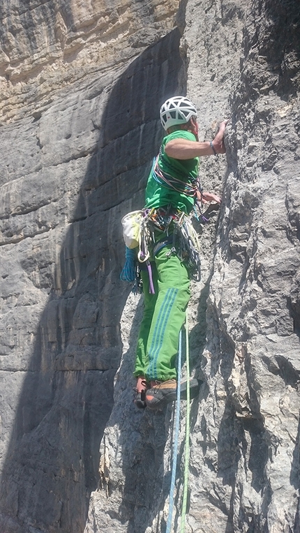 Heiligkreuzkofel, Dolomites, Simon Messner, Philipp Prünster, Sinnfresser, Mittelpfeiler - Simon Messner and Philipp Prünster establishing pitch 2 of Sinnfresser on Heiligkreuzkofel in the Dolomites, 2016