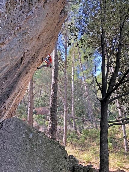 Ulassai in Sardegna - Arrampicata a Ulassai in Sardegna: Marco Bussu, Escher (7a+)