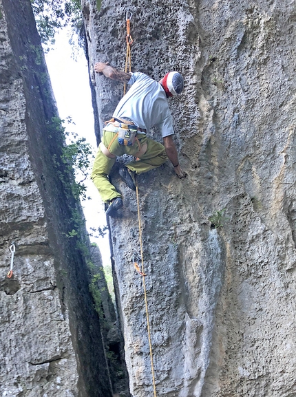 Ulassai in Sardegna - Arrampicata a Ulassai in Sardegna: Marco Manfredini, Ligabue (7b+)