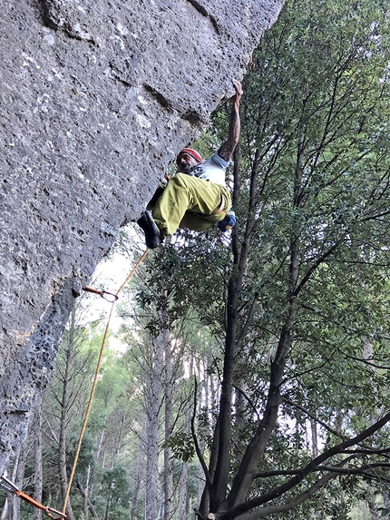 Ulassai in Sardegna - Arrampicata a Ulassai in Sardegna: Marco Manfredini, Ligabue (7b+)