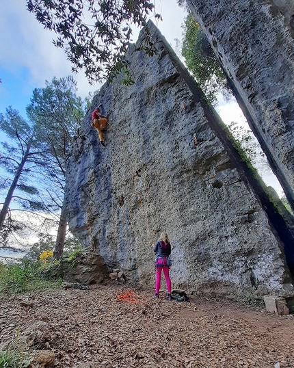 Ulassai in Sardegna - Arrampicata a Ulassai in Sardegna: Maurizio Oviglia, Gaugin (7a)