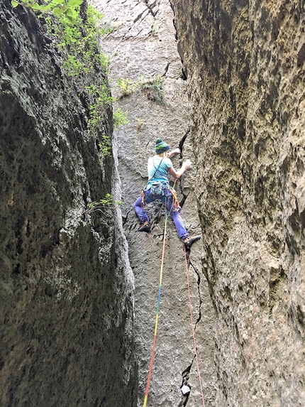 Ulassai in Sardegna - Arrampicata a Ulassai in Sardegna: Tatjana Göx, Goya (5b)