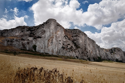 Climbing Tour Sicilia, Massimo Malpezzi - Arrampicata Sicilia: l'imponente bastionata del Pizzo Nicolosi