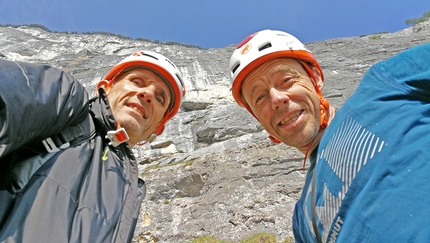 Val Trementina, Paganella, Rolando Larcher, Luca Giupponi - Gate to Fly in Val Trementina (Paganella): Rolando Larcher e Luca Giupponi alla base