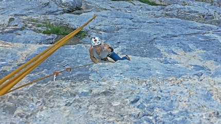 Val Trementina, Paganella, Rolando Larcher, Luca Giupponi - Luca Giupponi sul terzo tiro di Gate to Fly in Val Trementina (Paganella)