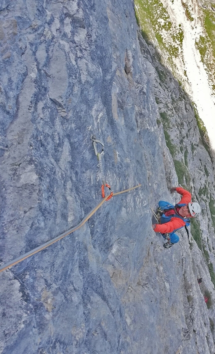 Val Trementina, Paganella, Rolando Larcher, Luca Giupponi - Rolando Larcher sul 8° tiro di Gate to Fly in Val Trementina (Paganella)