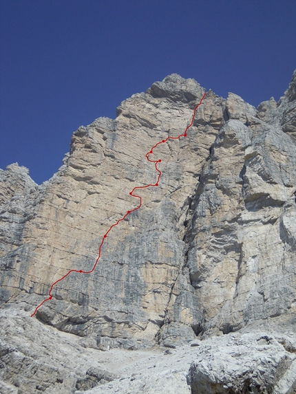 Monte Duranno, Dolomiti d’Oltrepiave, Luca Vallata - La linea di Ride la stella Aldebaran sulla sud del Naso del Monte Duranno, Dolomiti d’Oltrepiave (Francesco Lorenzi, Giacomo De Menech, Luca Vallata 06/2021