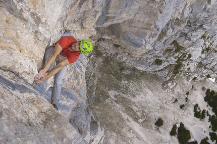 Christoph Schranz - Christoph Schranz on his Ocha-Schau-Schuich (8c, 300m), first ascended ground-up and rope-solo on Hohe Munde in the Tyrol, Austria