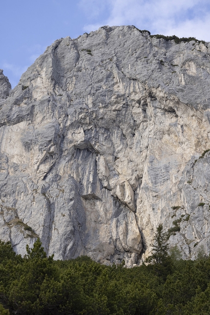 Christoph Schranz - Christoph Schranz on his Ocha-Schau-Schuich (8c, 300m), first ascended ground-up and rope-solo on Hohe Munde in the Tyrol, Austria