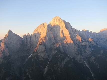 David Leduc nella Valle dei Sogni: in solitaria sull’Agner e Spiz di Lagunaz