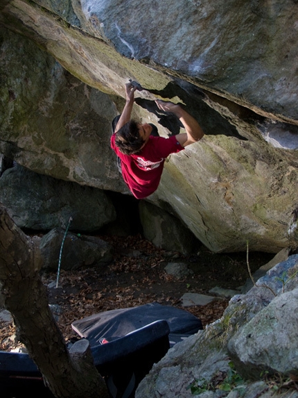 Niccolò Ceria - Niccolò Ceria, Gioia partenza in piedi, 8B, Varazze (ITA), 2009