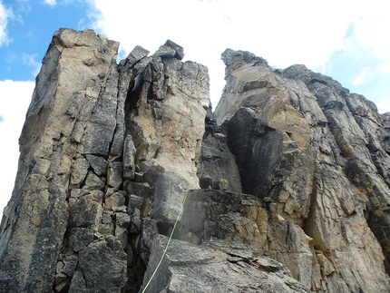 South Muysky Ridge, Siberia, Peak Kart, Peak Mechta - South Muysky Ridge: Bushuev’s peak FA, heavily destroyed rocks, 6a