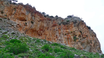 Kalymnos climbing, Greece, Pezonda - Kalymnos: Eóra Cave at Pezonda