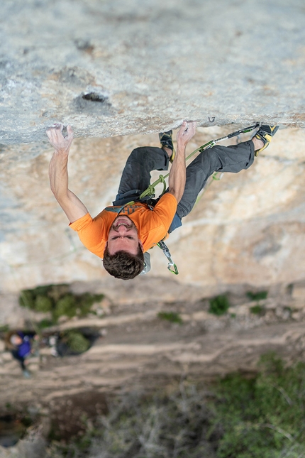 Stefano Ghisolfi, Bibliographie, Céüse - Stefano Ghisolfi climbing Bibliographie at Céüse