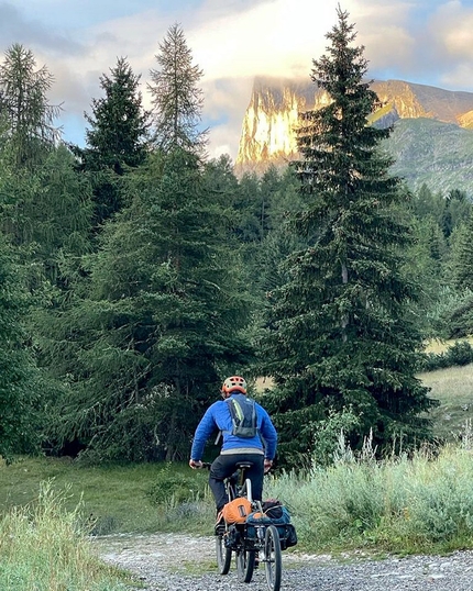 Stefan Glowacz, Philipp Hans, Pic de Bure, France - Stefan Glowacz and Philipp Hans by bike towards Pic de Bure in France, August 2021