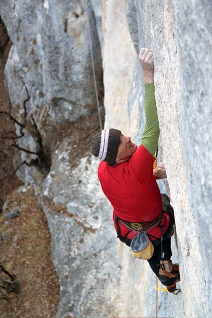 Eroi Fragili - Manolo su Eroi fragili 30m 8c, Val Noana, Pale di San Martino