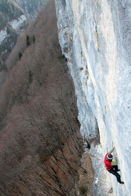Eroi Fragili - Manolo su Eroi fragili 30m 8c, Val Noana, Pale di San Martino