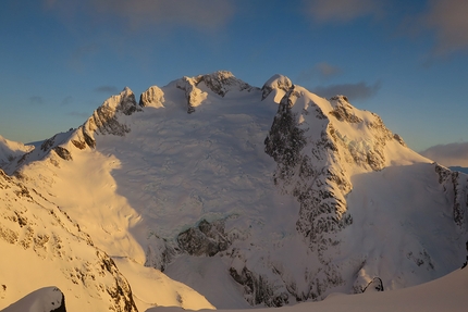 Cerro Pinuer, Valle Exploradores, Patagonia, Raimundo De Andraca, Javier Galleani, Nicolas Valderrama - Cerro Pinuer (Valle Exploradores, Patagonia), first winter ascent and first ski descent by Raimundo De Andraca, Javier Galleani, Nicolas Valderrama (08/2021)