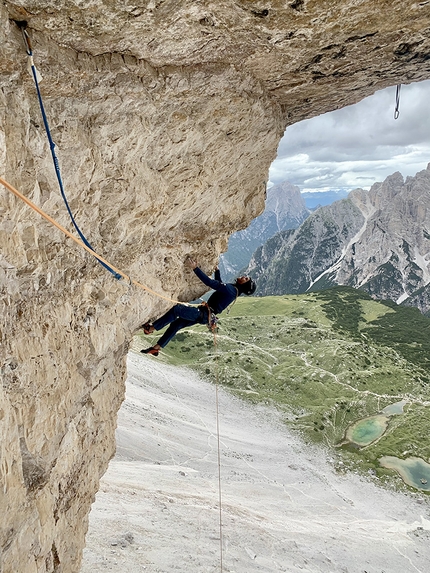 Siebe Vanhee, Project Fear, Cima Ovest di Lavaredo, Dolomites - Siebe Vanhee climbing Project Fear, Cima Ovest di Lavaredo, Dolomites